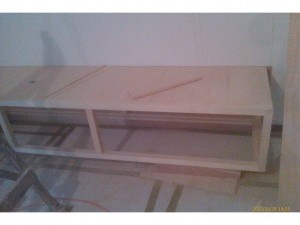 電視櫃臺面及框架組裝全長270公分組裝及懸空固定在牆壁